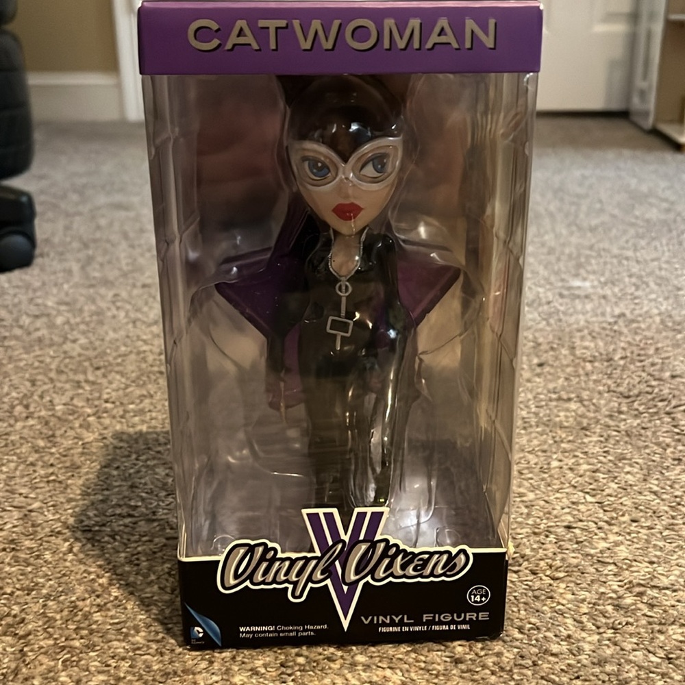 💛3 for $16 Sale/Cat Woman Vinyl Vixen Figure NWT